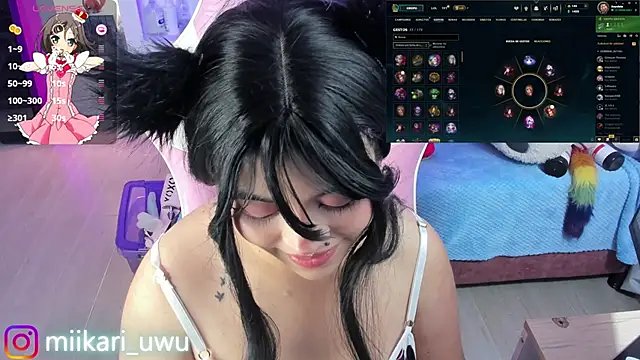 Snapshot of Ahri_Elderwood chatting on February 27, 2025, 10:01 am Ahri Elderwood online show from February 27, 2025, 10:01 am