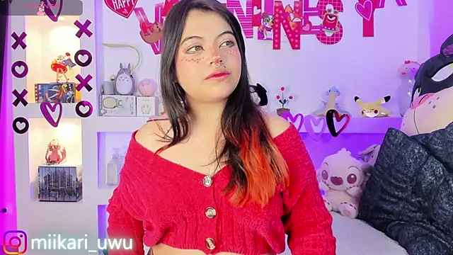 Snapshot of Ahri_Elderwood chatting on February 15, 2025, 4:47 am Ahri Elderwood online show from February 15, 2025, 4:47 am