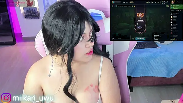 Snapshot of Ahri_Elderwood chatting on February 6, 2025, 10:14 am Ahri Elderwood online show from February 6, 2025, 10:14 am