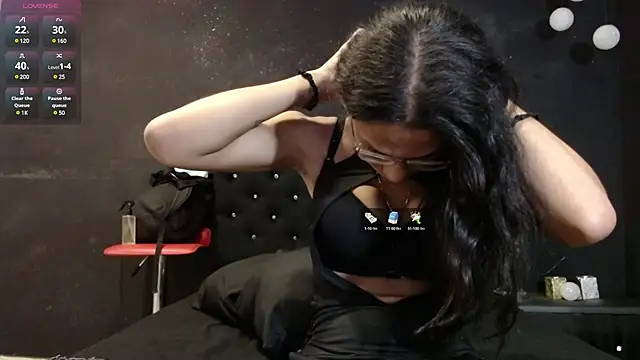 Snapshot of EmilyGomezLS chatting on March 11, 2025, 11:33 am EmilyGomezLS online show from March 11, 2025, 11:33 am
