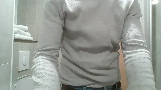 Snapshot of maxmueller321 chatting on January 8, 2026, 2:01 pm maxmueller321 online show from January 8, 2026, 2:01 pm