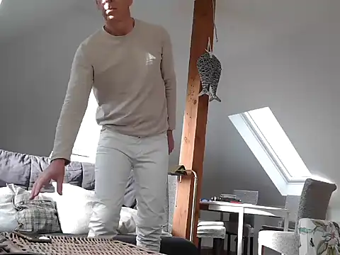 Snapshot of maxmueller321 chatting on March 1, 2026, 8:58 am maxmueller321 online show from March 1, 2026, 8:58 am