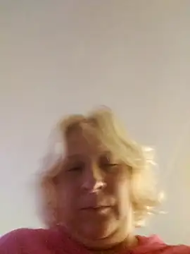 Snapshot of Icedcoffee2024 chatting on October 17, 2025, 1:35 pm Icedcoffee2024 online show from October 17, 2025, 1:35 pm