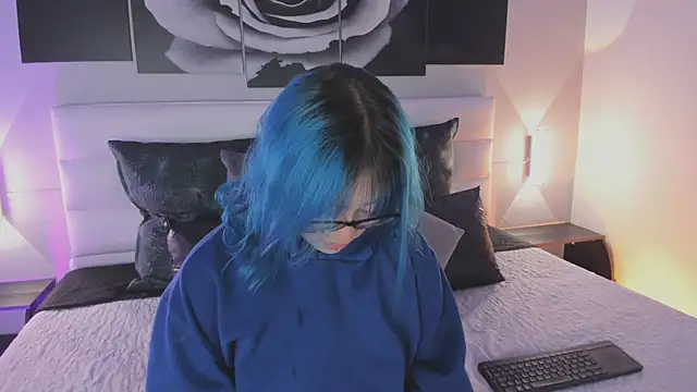 sofi bakerr online show from December 20, 2025, 11:35 am