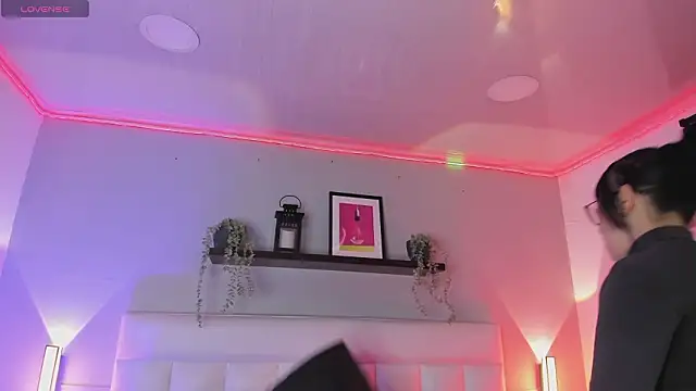 sofi bakerr online show from February 24, 2026, 11:33 am