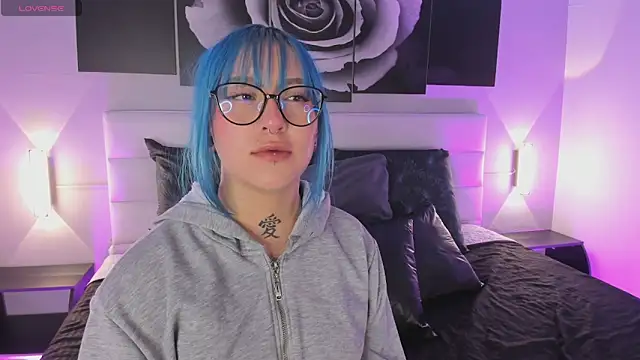 sofi bakerr online show from October 20, 2025, 11:33 am