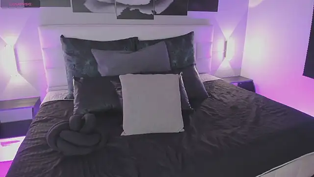 sofi bakerr online show from October 24, 2025, 11:42 am