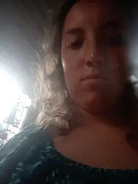 Lariamiga17 online show from December 19, 2024, 5:50 pm