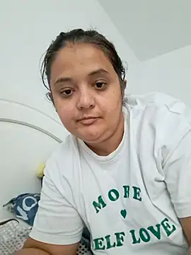 sarahhh1987 online show from November 9, 2025, 6:50 am