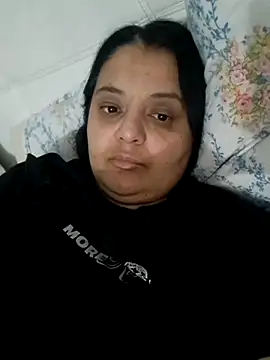 sarahhh1987 online show from March 15, 2026, 7:32 pm