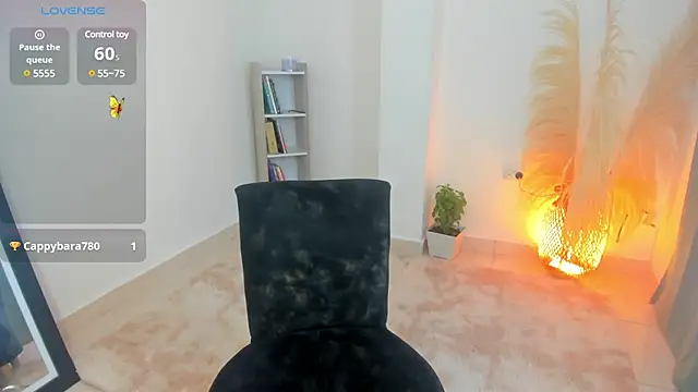 AnntoniaWood online show from March 19, 2025, 7:17 pm