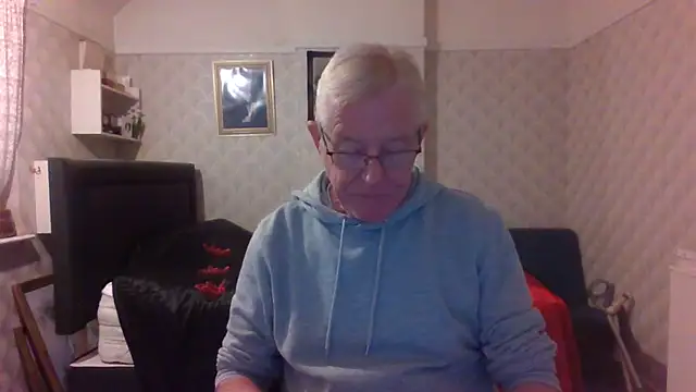 shaun63m online show from May 18, 2026, 12:11 am