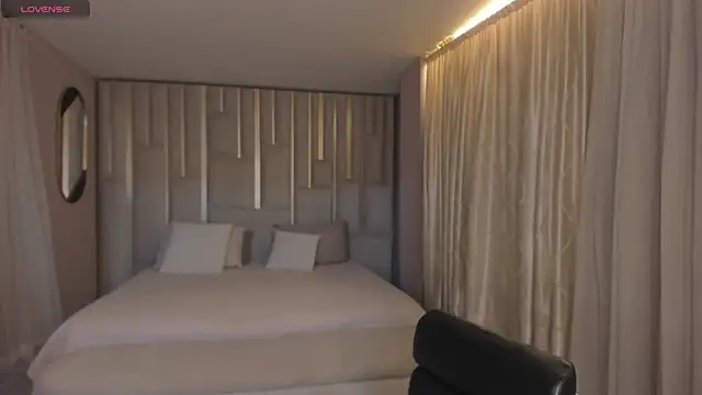 BellaRose X online show from September 22, 2025, 1:00 am