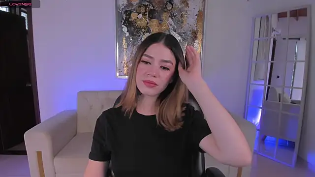 ViolettHansson online show from March 19, 2025, 6:12 pm