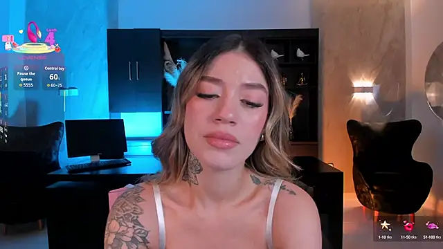 ViolettHansson online show from October 1, 2025, 6:34 pm