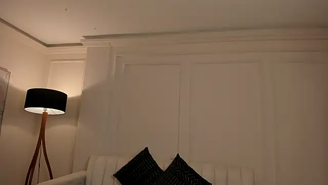 AliceHarper  online show from December 15, 2025, 5:41 pm