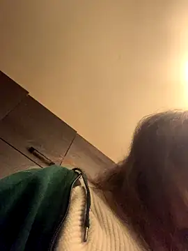 holyeroticss online show from November 7, 2025, 2:27 am