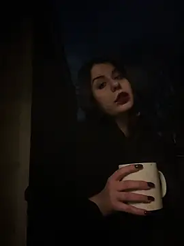 holyeroticss online show from February 12, 2025, 4:44 am