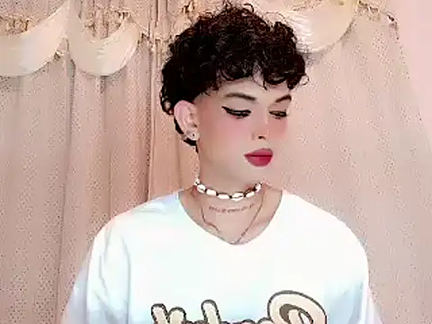 Marian LV online show from December 16, 2025, 1:32 am