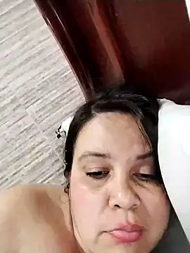 Snapshot of lunanataly chatting on February 22, 2025, 3:01 am lunanataly online show from February 22, 2025, 3:01 am