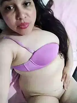 Snapshot of lunanataly chatting on February 25, 2025, 2:47 am lunanataly online show from February 25, 2025, 2:47 am