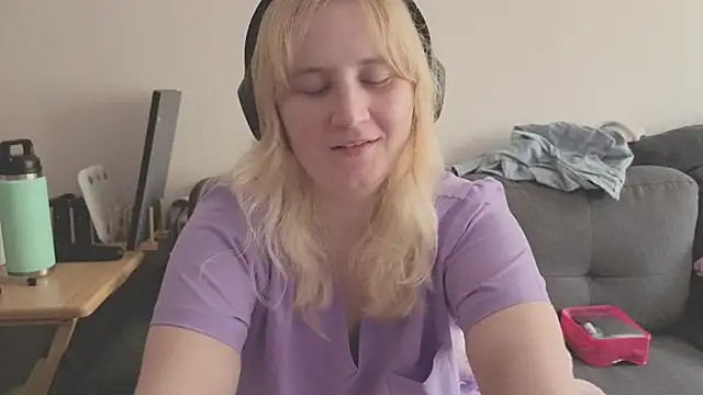 Glitch Witch online show from July 18, 2026, 5:43 pm