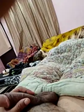 Snapshot of roadtucker123 chatting on December 3, 2025, 6:40 pm roadtucker123 online show from December 3, 2025, 6:40 pm