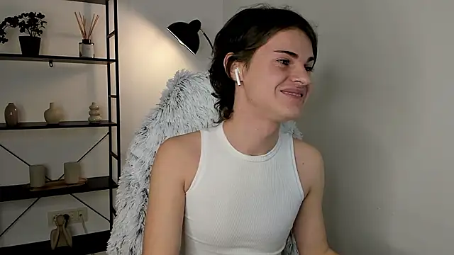 Snapshot of little_femb0y chatting on February 3, 2026, 8:03 pm little femb0y online show from February 3, 2026, 8:03 pm