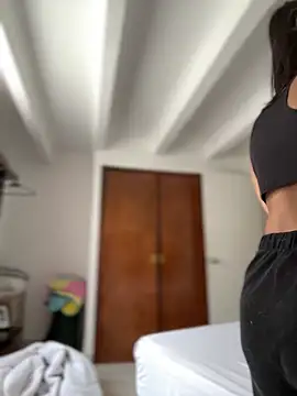 Salome golvert online show from April 14, 2026, 4:12 pm