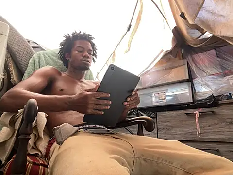 SlimeCrownzOut5 online show from October 2, 2025, 4:54 pm