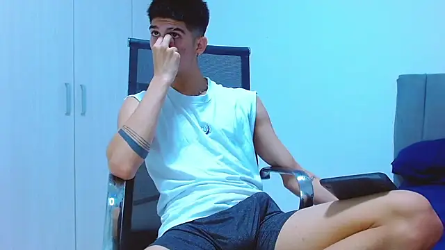 jhony-sex online show from October 29, 2025, 11:14 pm