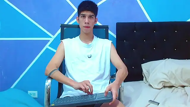 Snapshot of jhony-sex chatting on February 27, 2025, 8:24 am jhony-sex online show from February 27, 2025, 8:24 am
