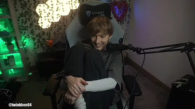 twinkben online show from October 2, 2025, 8:56 pm