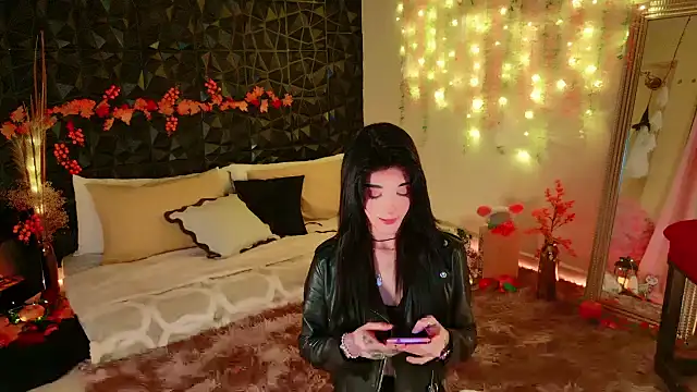 Snapshot of Finibondi chatting on November 11, 2025, 6:30 am Finibondi online show from November 11, 2025, 6:30 am