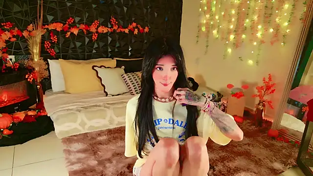 Snapshot of Finibondi chatting on November 13, 2025, 6:28 am Finibondi online show from November 13, 2025, 6:28 am