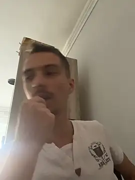 elatus0206 online show from October 26, 2025, 10:48 am