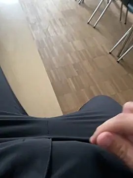 Snapshot of bigschlong290 chatting on September 25, 2025, 2:23 pm bigschlong290 online show from September 25, 2025, 2:23 pm