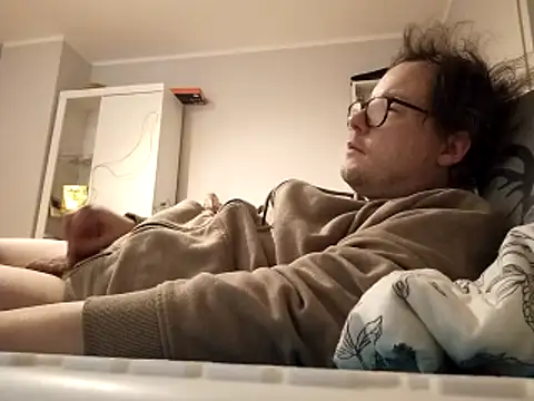 larsgessner30 online show from November 28, 2025, 7:58 pm