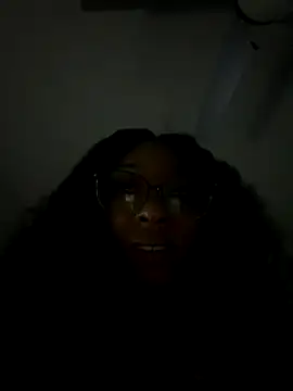 Snapshot of life-ent chatting on October 23, 2025, 5:28 am life-ent online show from October 23, 2025, 5:28 am