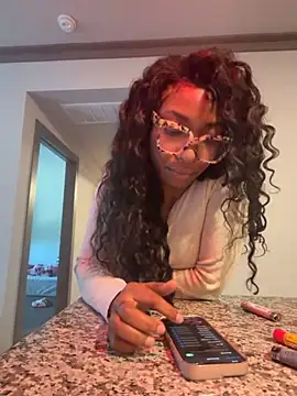 Snapshot of life-ent chatting on September 28, 2025, 10:17 pm life-ent online show from September 28, 2025, 10:17 pm