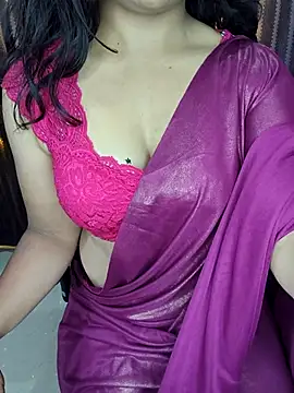 Snapshot of Tanvi-patil chatting on February 14, 2025, 5:30 am Tanvi-patil online show from February 14, 2025, 5:30 am