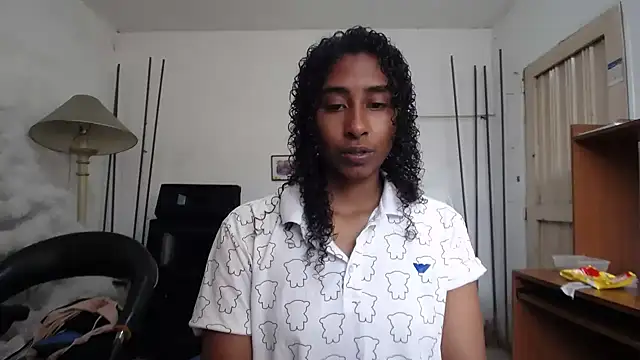 yohatinelly07 online show from November 29, 2025, 4:29 pm