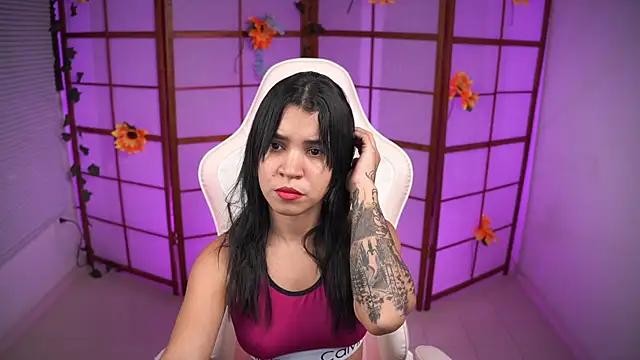 its lola24 online show from October 1, 2025, 12:38 am