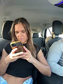 JuicyFruits93 online show from December 15, 2025, 1:50 pm