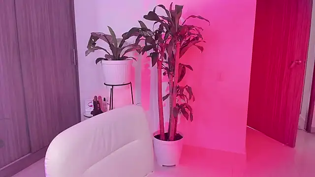 rossth1 online show from September 8, 2025, 7:13 pm