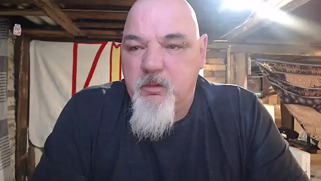 Newfiesausage1972 online show from February 22, 2026, 12:29 pm