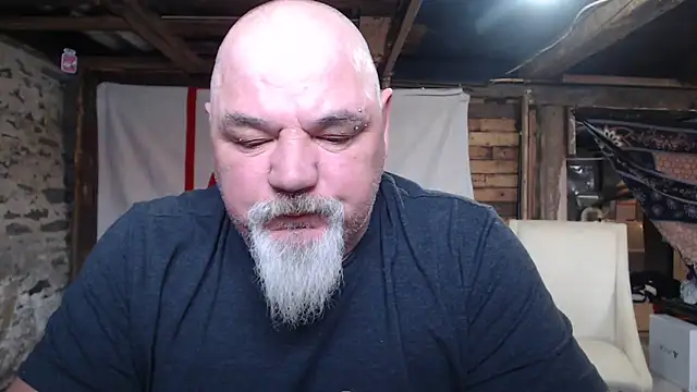 Newfiesausage1972 online show from February 19, 2026, 3:20 pm