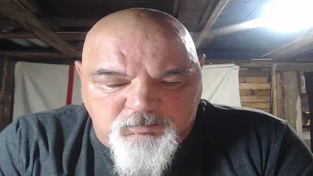 Newfiesausage1972 online show from July 24, 2026, 9:16 am