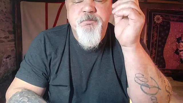 Newfiesausage1972 online show from March 28, 2026, 8:59 am