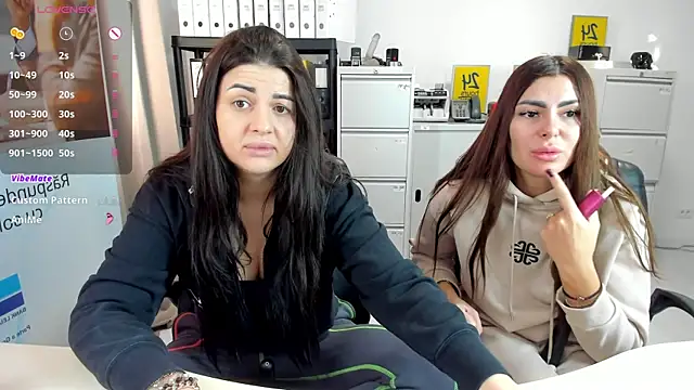 Snapshot of TiffanySweet chatting on December 15, 2024, 1:22 pm TiffanySweet online show from December 15, 2024, 1:22 pm